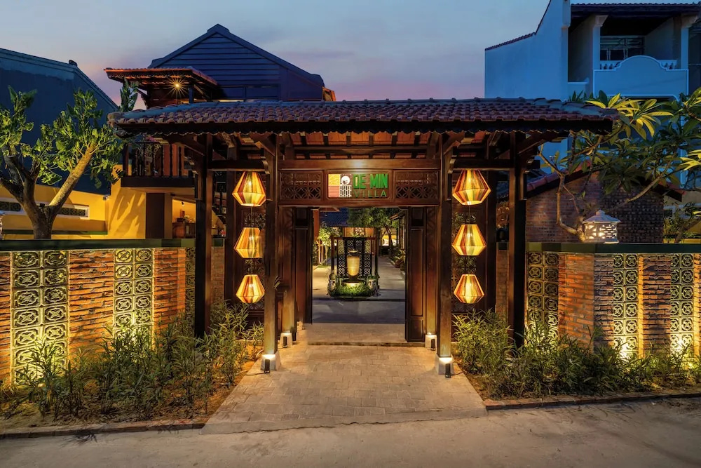 DEMIN VILLA HOI AN - Pool and BBQ Garden in Da Nang