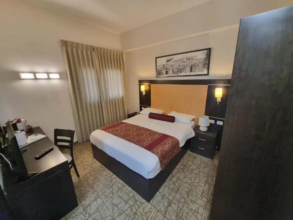 Standard Double room (full double bed)