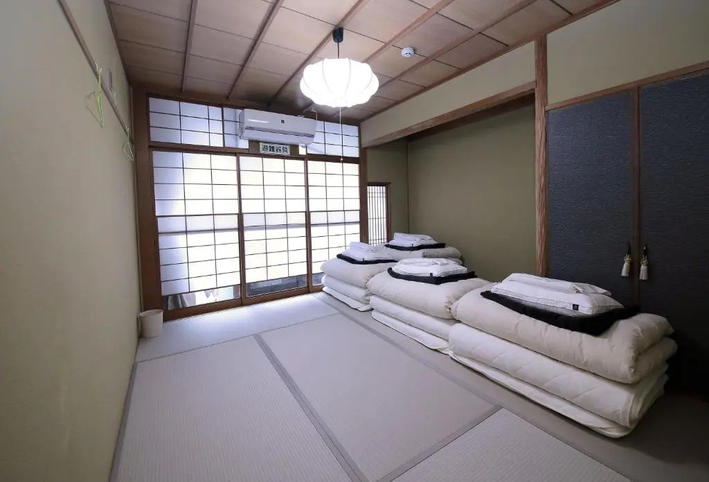 Standard Triple room