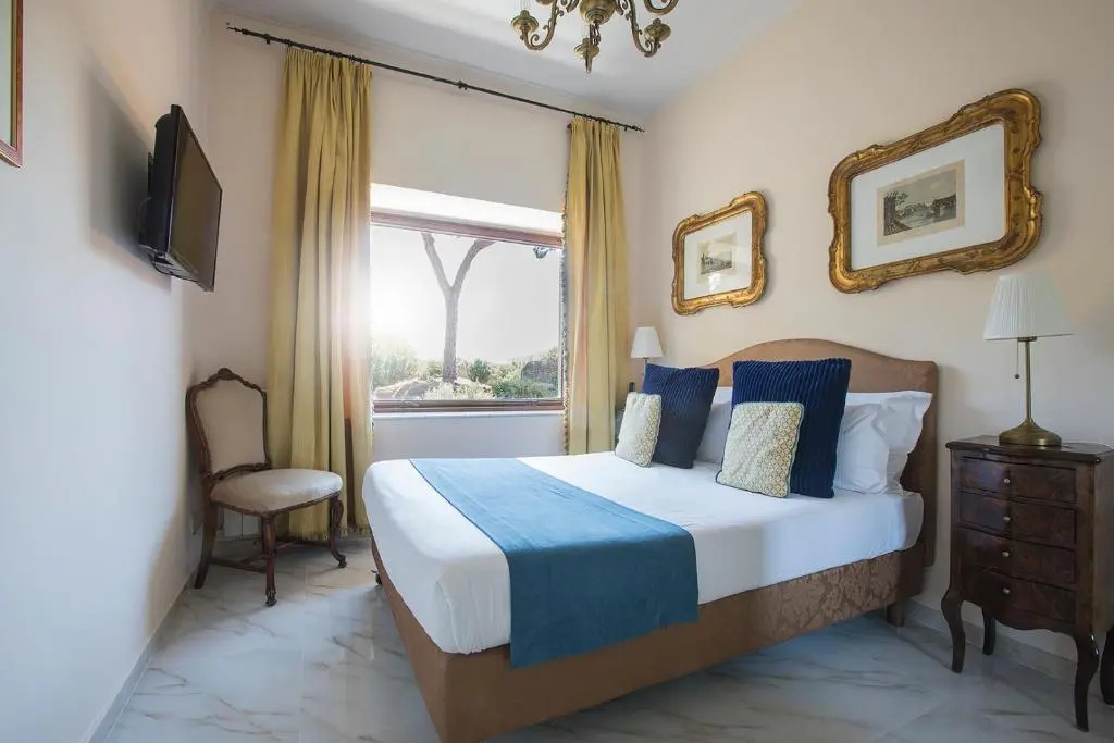 Standard Double room with view (full double bed)