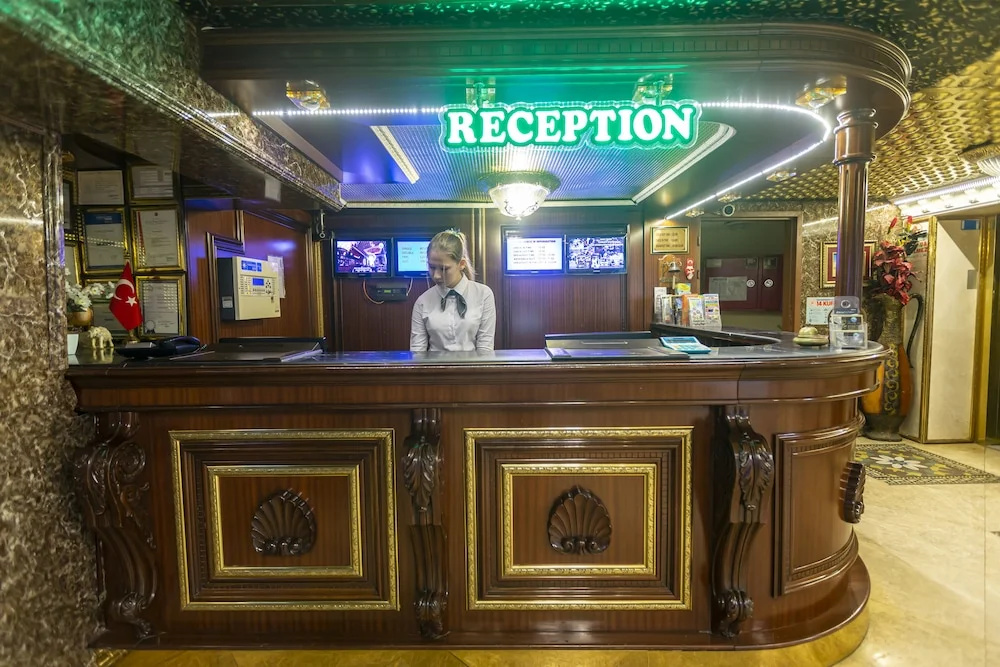 Lobby & Reception