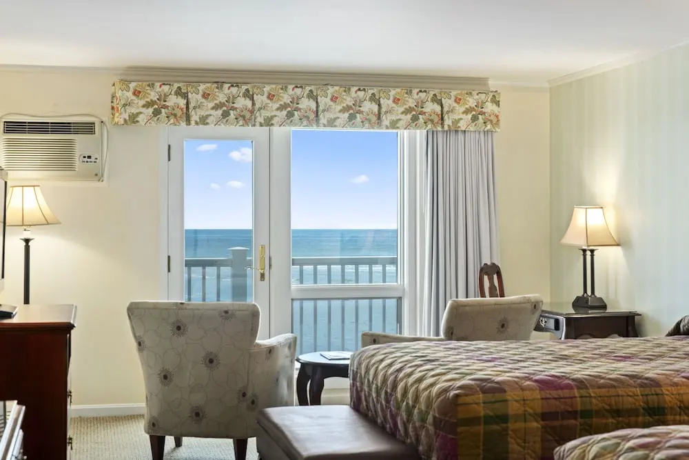 Standard Quadruple room oceanfront