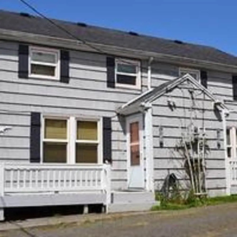 330 2nd Ave