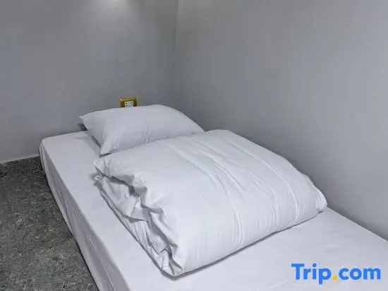 Bed in Dorm (female dorm)