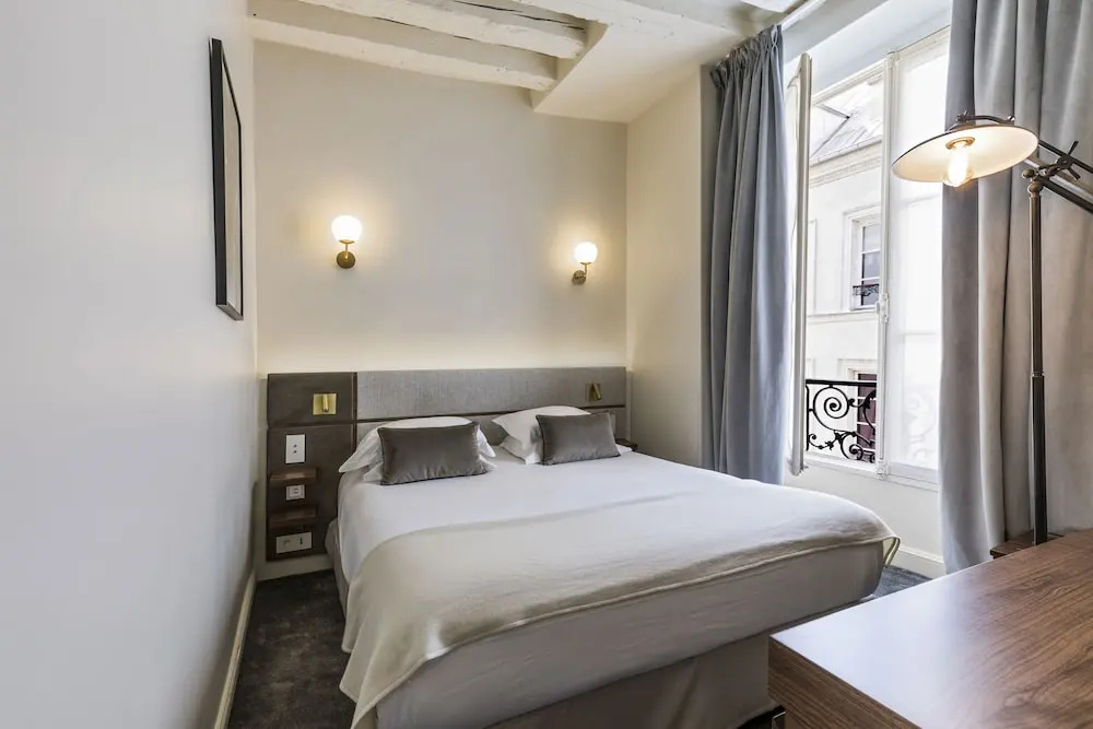 Hotel Verneuil 49