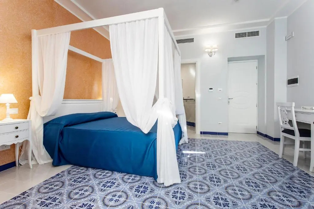 Odysseus Hotel - 5