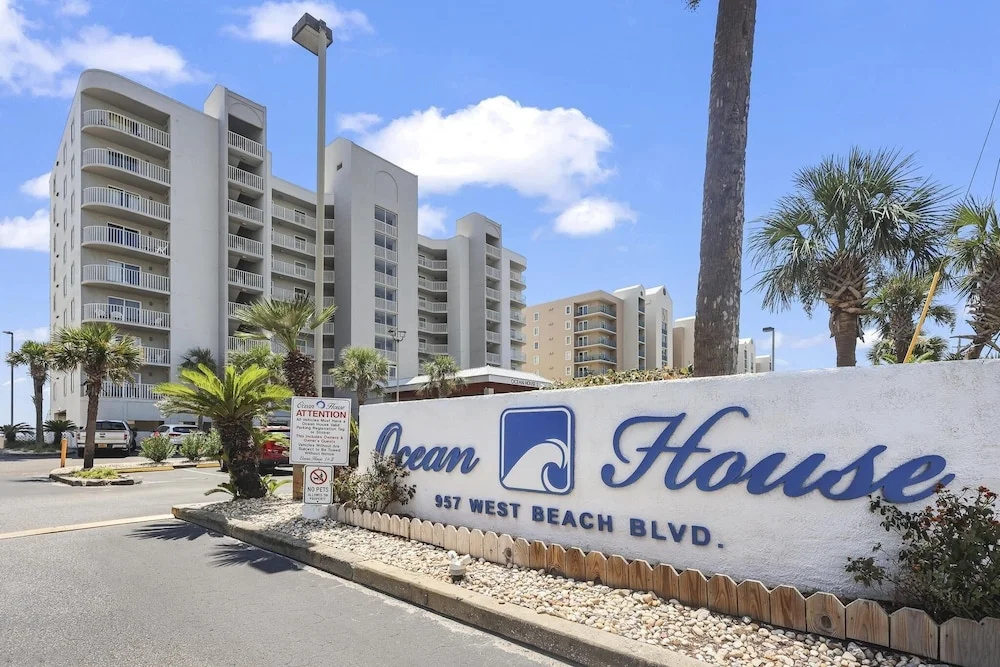 Ocean House 1903 2 Bedroom Condo by RedAwning