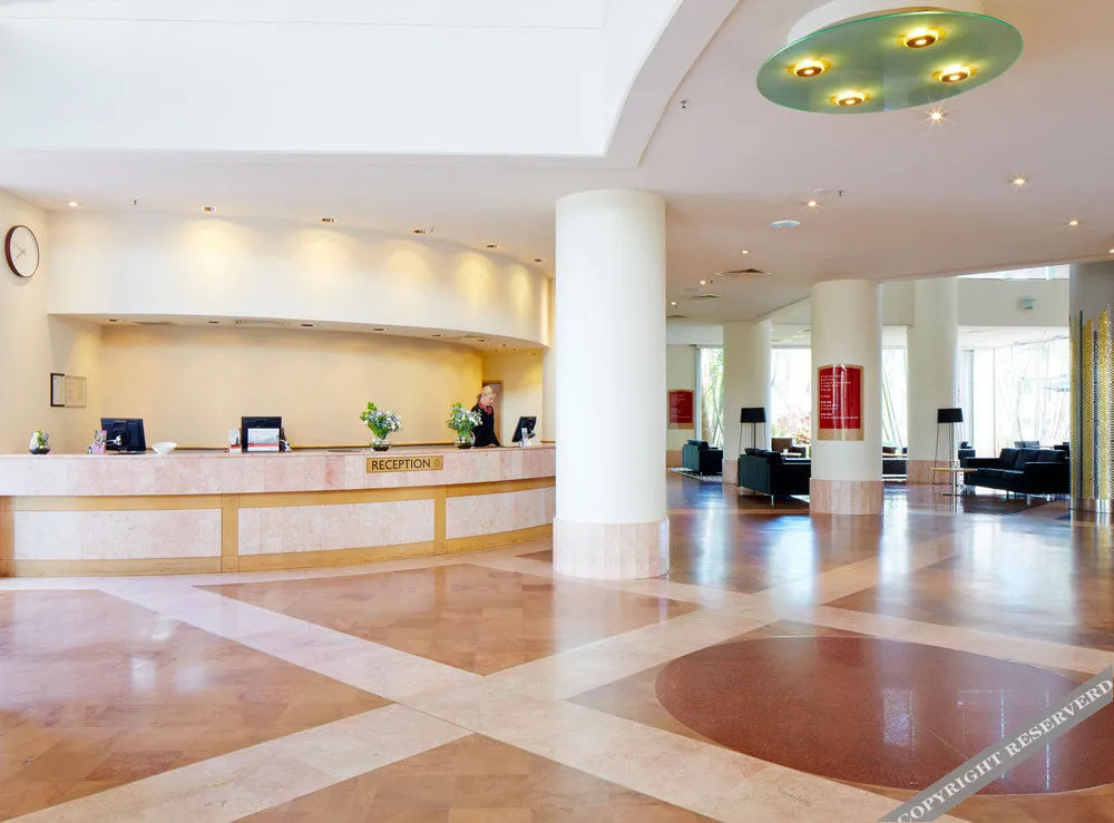 Lobby & Reception