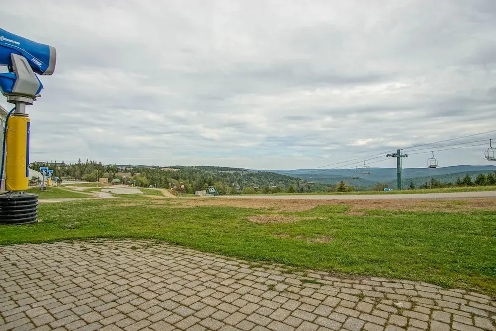 Highland House #102-104: 2br: 2 Bath