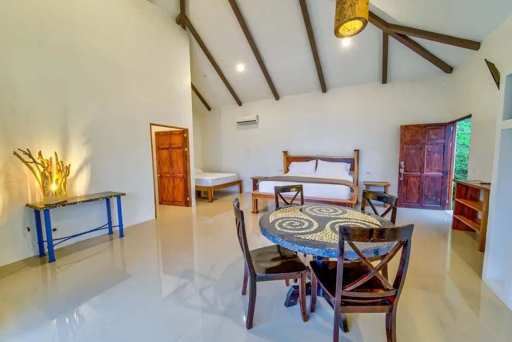 Akua Ocean View Suites - фото 8