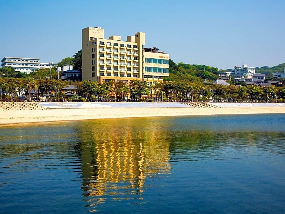 Beach & Waterfront