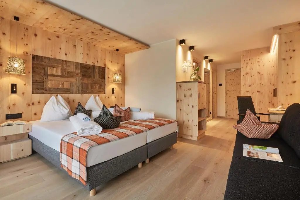 Standard Double room with balcony (full double bed)