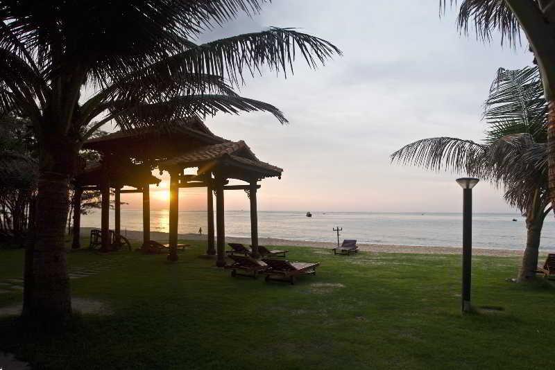 Sandhills Beach Resort & Spa