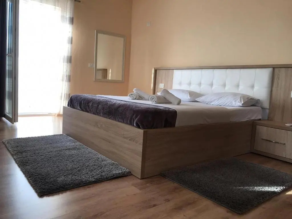 Standard Double room with balcony (full double bed)