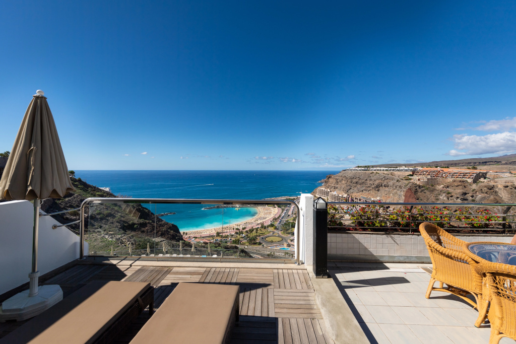Beach & Waterfront