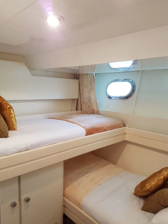 60ft Motor Yacht in Ocean Village Gibraltar - фото 4