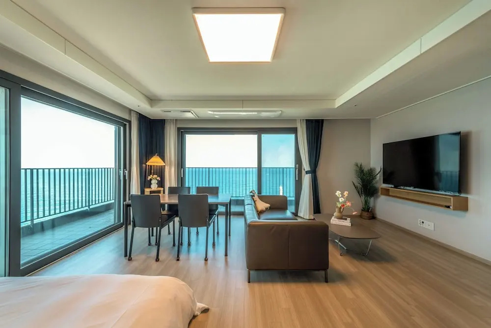 Premier room