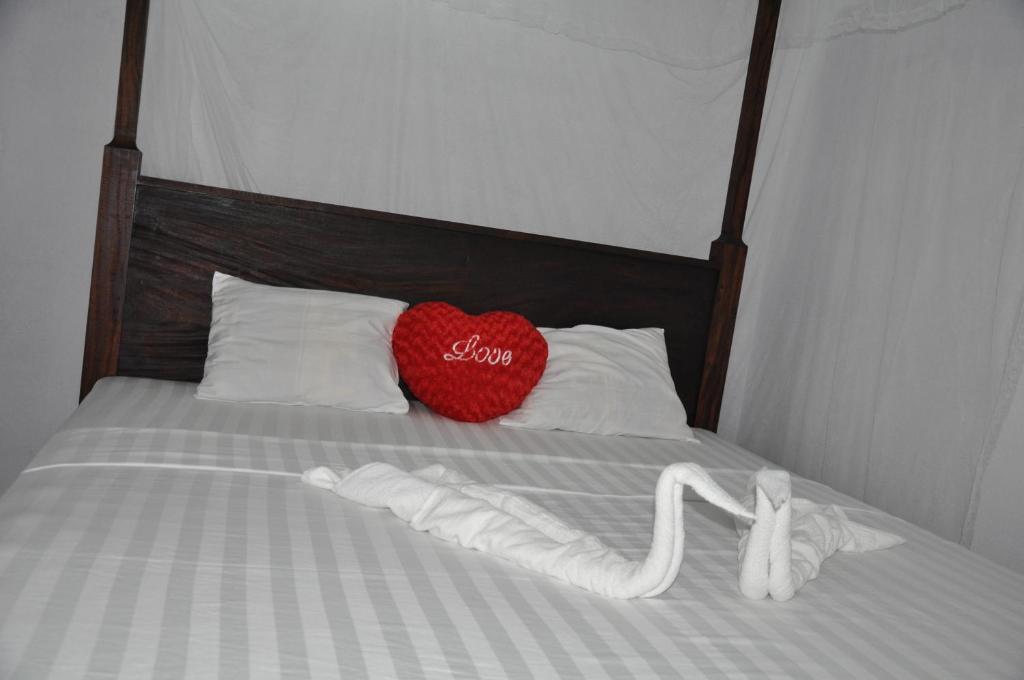 Happy Bay Guest House And Restaurant
