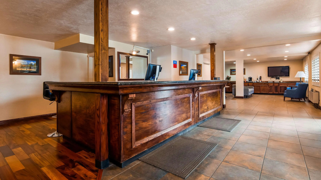 Lobby & Reception