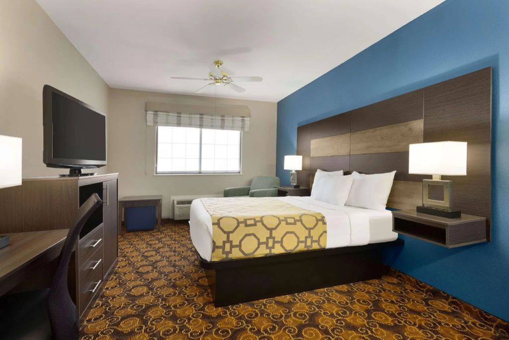 Standard Double room (full double bed)