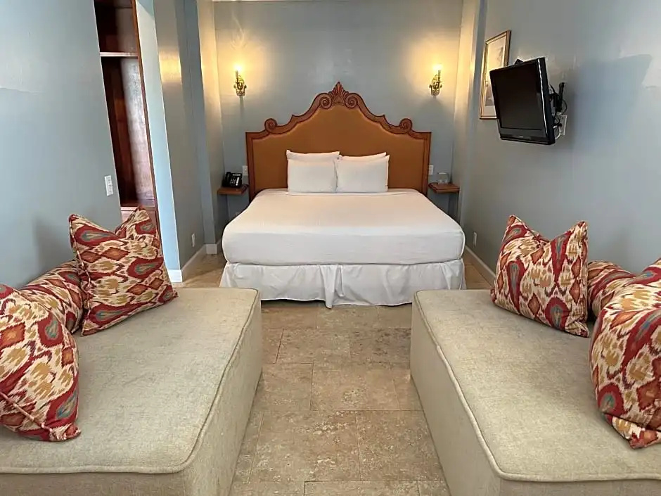 Grand Double Suite (full double bed)