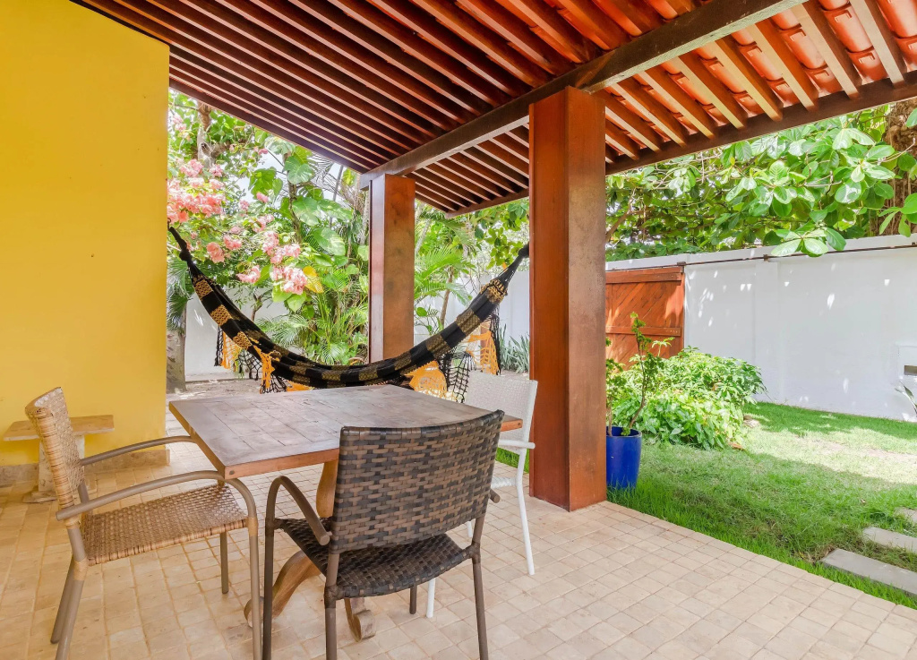 IP01 Casa 5 Suítes a 100m da Praia