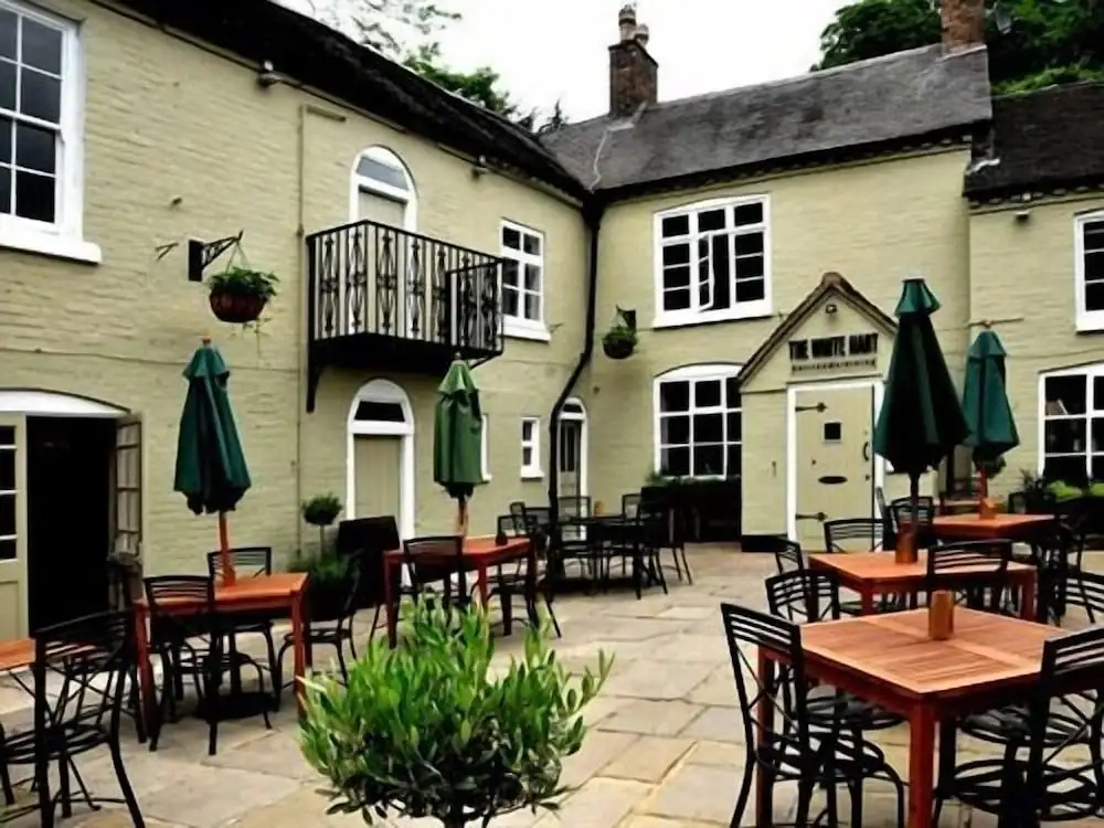 White Hart Cafe Bar & Bistro