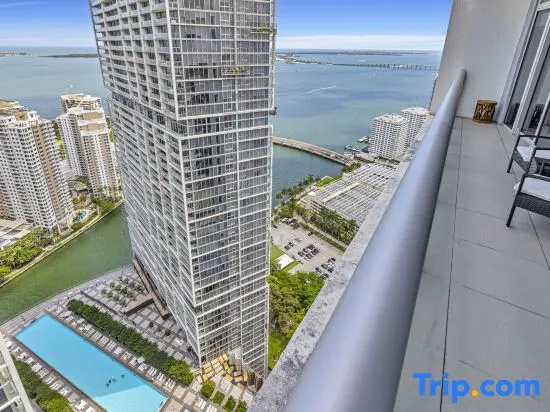 1 Bedroom Apartment with pool view