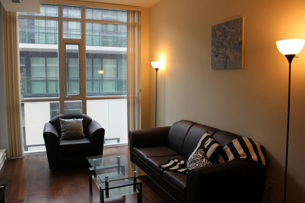 Custom Luxury Suite - By Elite Suites