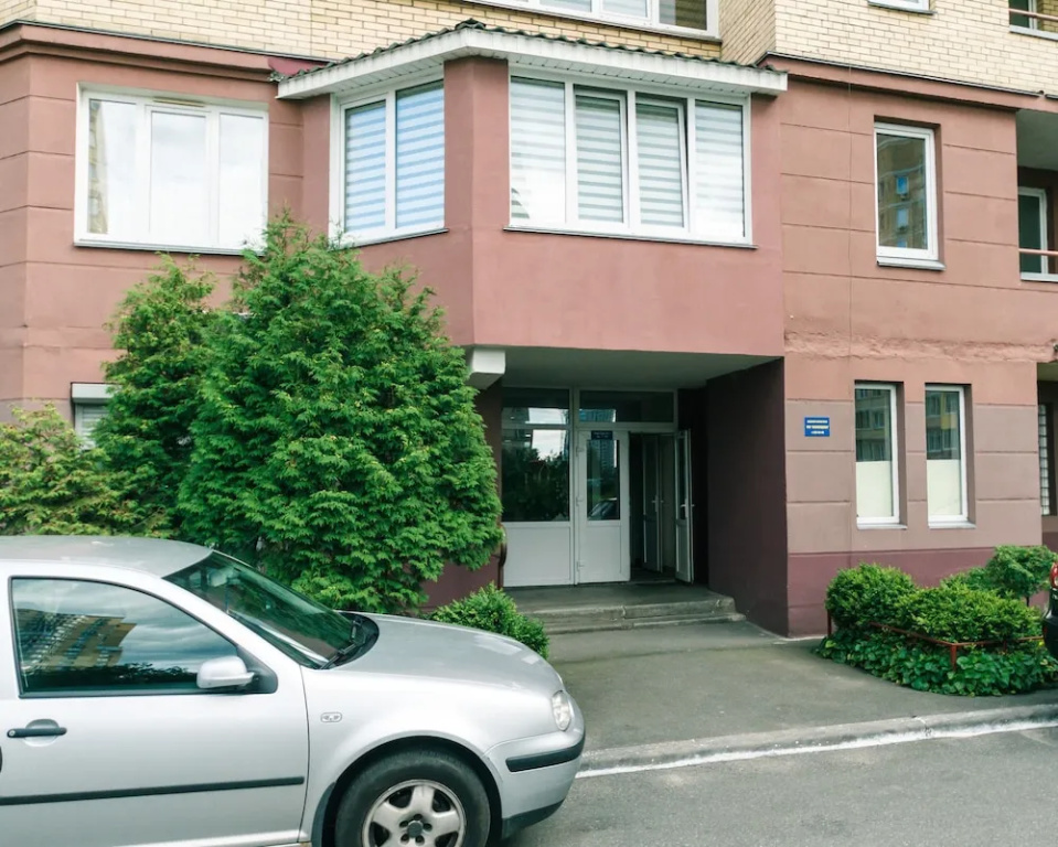 Two-storey apartment near IEC