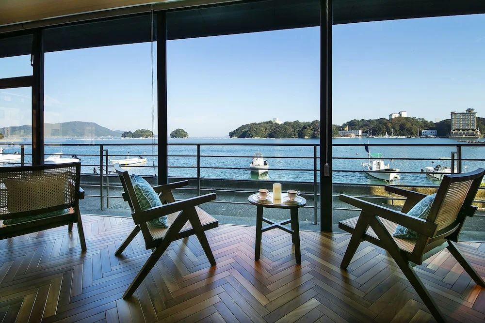 Beach & Waterfront