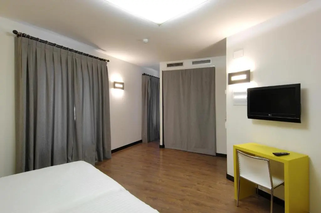 Hotel Cienbalcones - Chambres