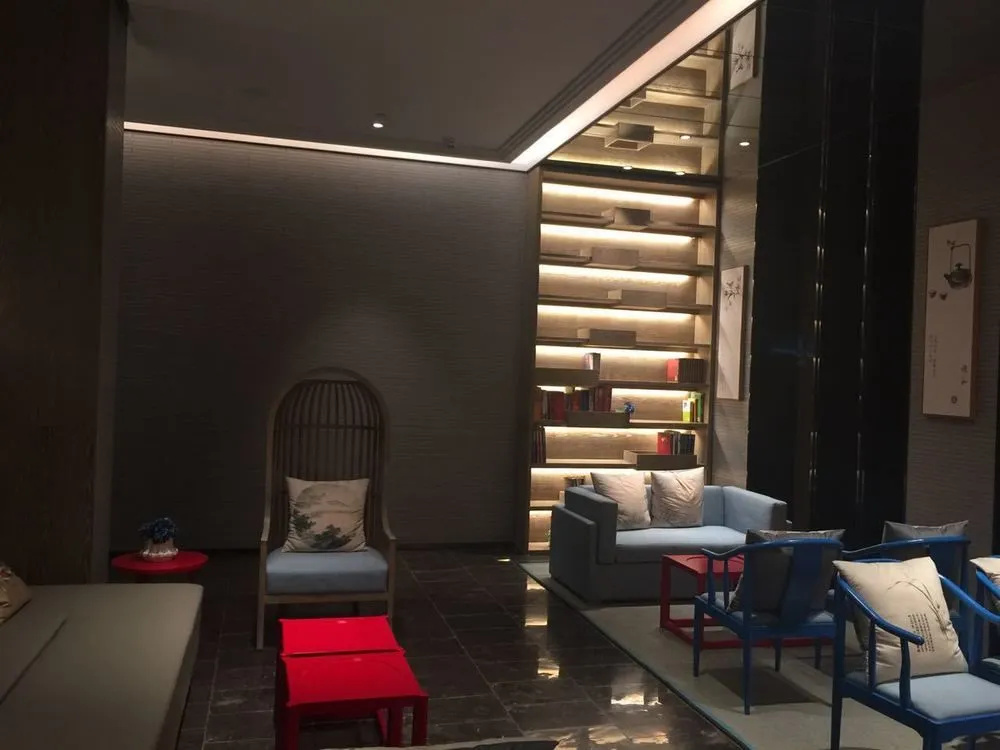 Lobby & Reception