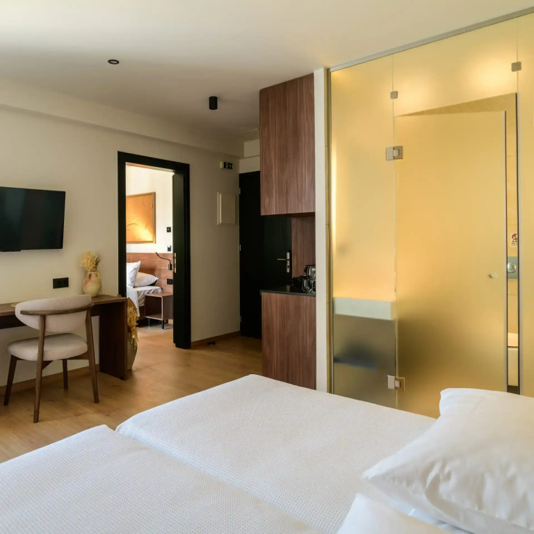 Standard Quadruple room