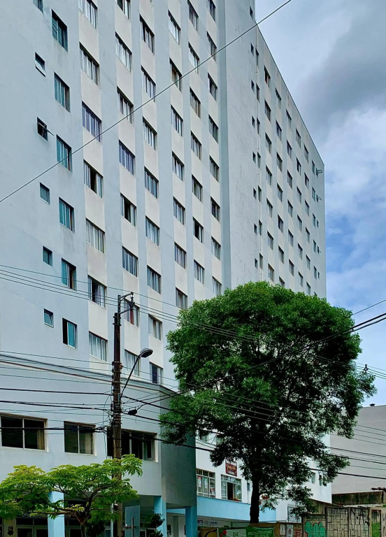 1103- Apartamento Encantador, amplo e decorado, mobiliario moderno, cozinha completa com utensílios , Excelente vista da cidade e localização privelegiada no bairro Bigorrilho