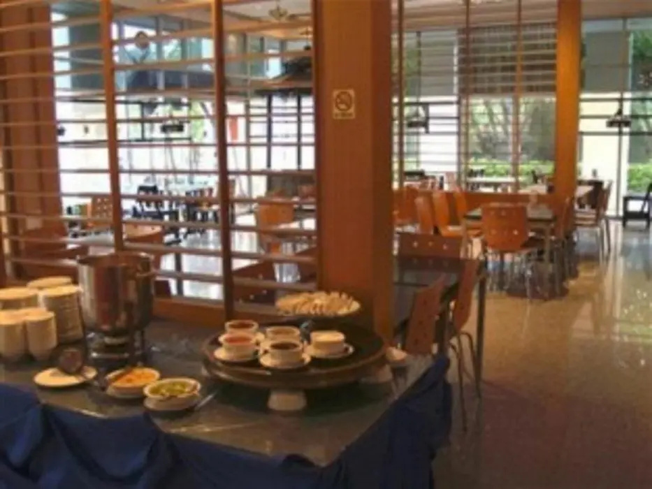 Food & Beverage