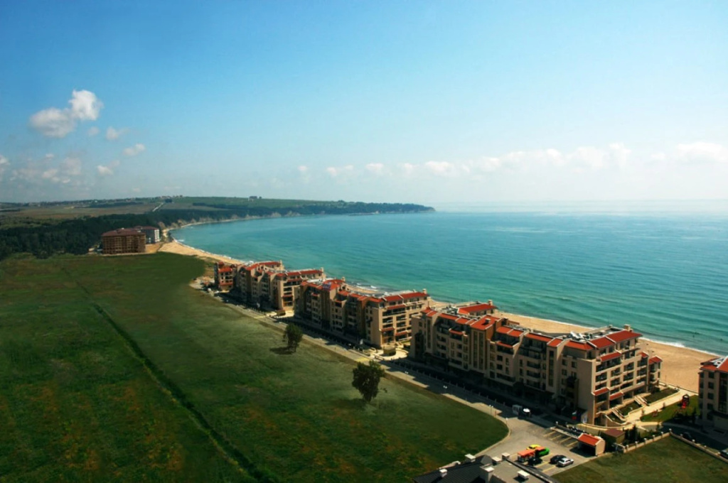 Beach & Waterfront