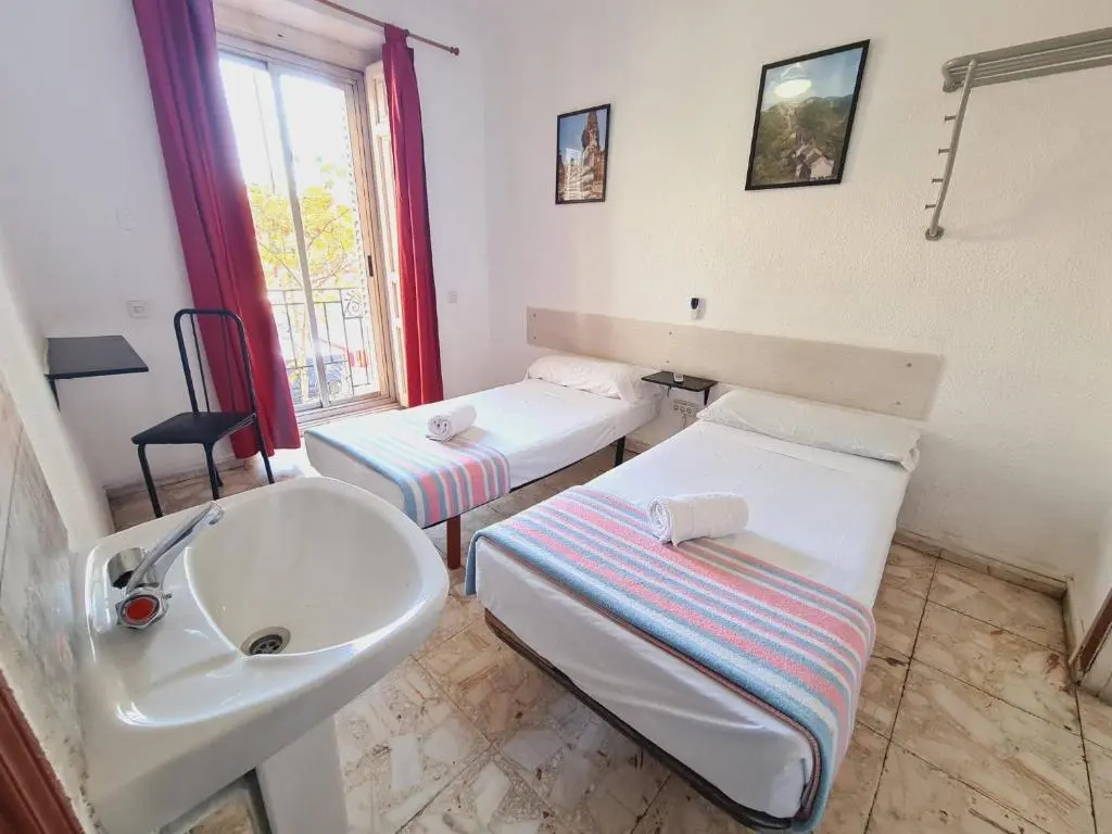 Standard Double room with balcony (full double bed)