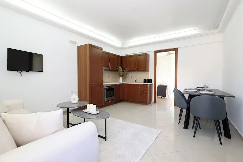 2 Bedrooms Apartment with balcony and with sea view