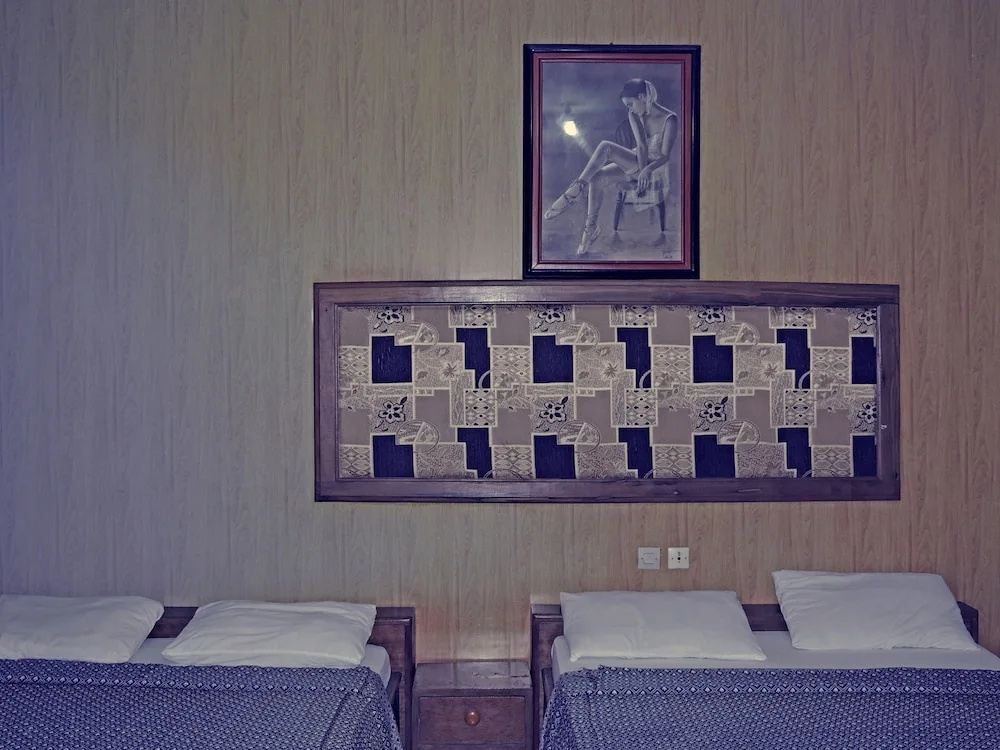 Economy room