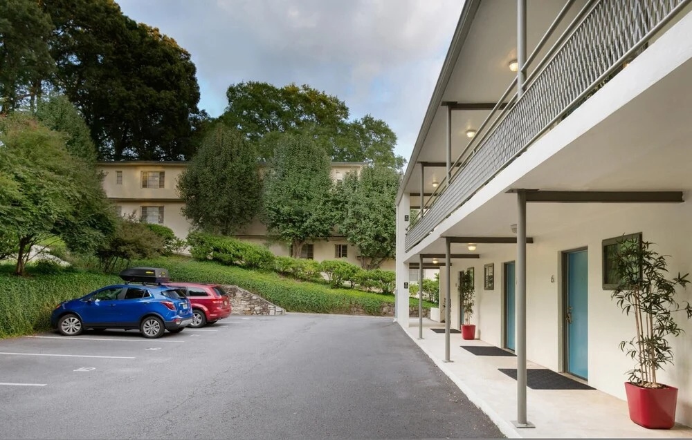 CCA Affordable Hotel-alternative Perfect for Long Term Stay