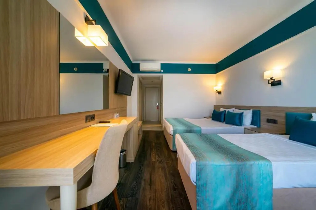 Hotel Double room with land view (full double bed)
