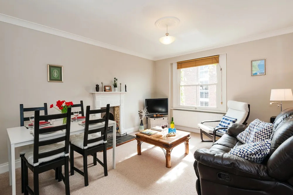 The Hogarth Road Nest - NB1