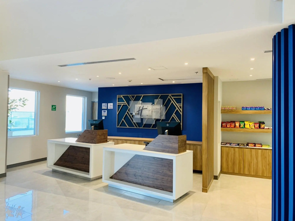 Lobby & Reception