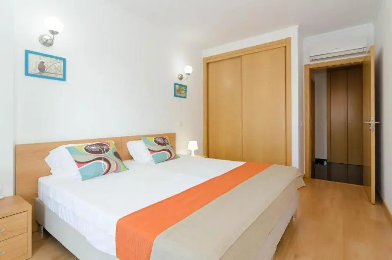 Rocha Tower by Beach Rentals - Chambres