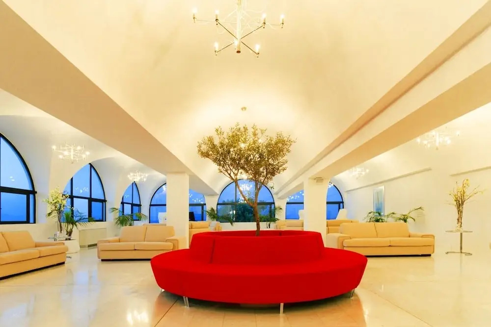 Lobby & Reception