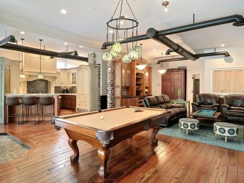 5 Bedrooms Cottage