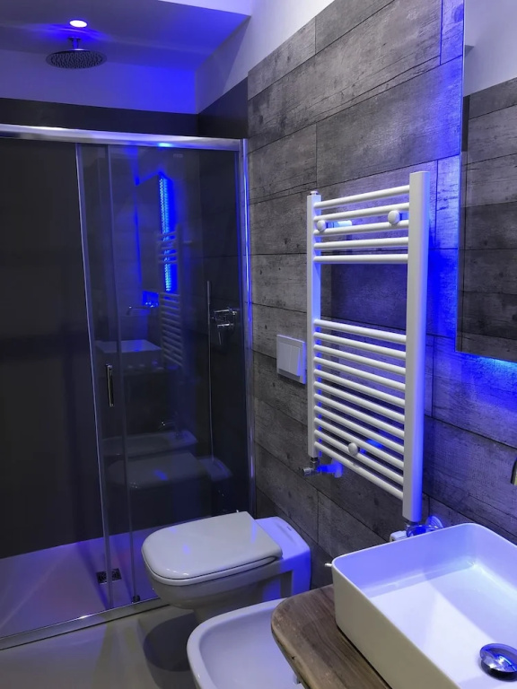 Deluxe Double room (full double bed)