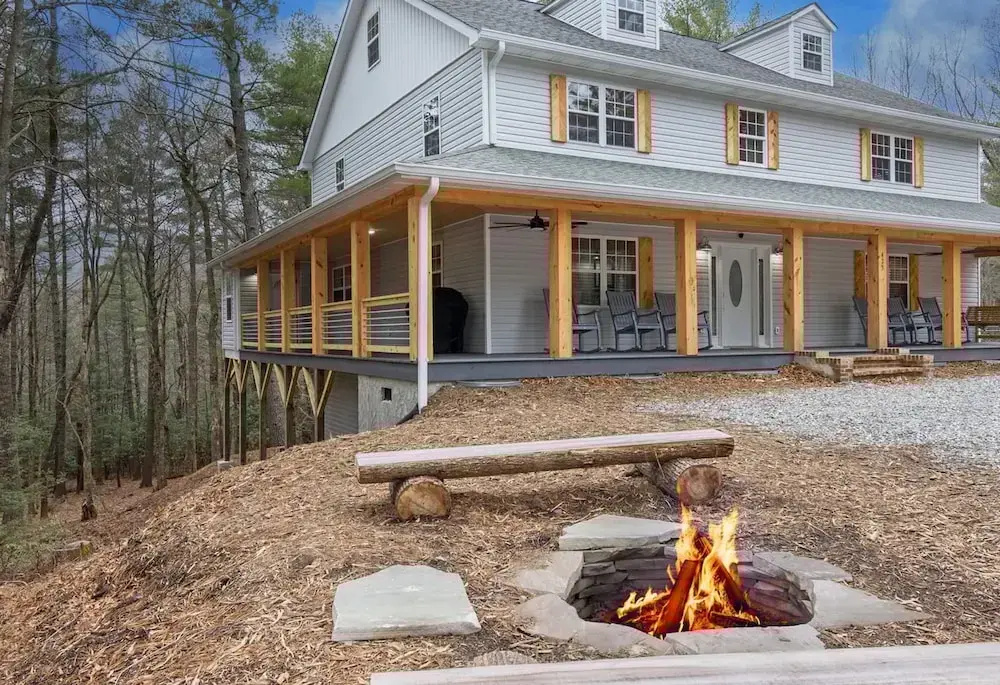 Boone Getaway Dog Friendly Hot Tub Fire Pit