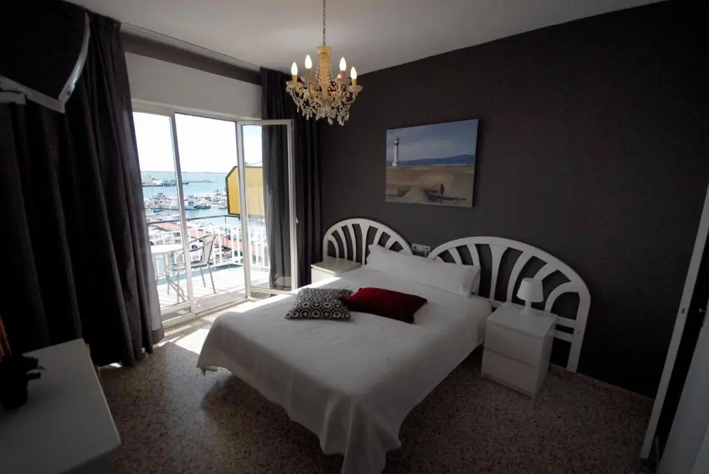 Standard Double room with sea view (full double bed)